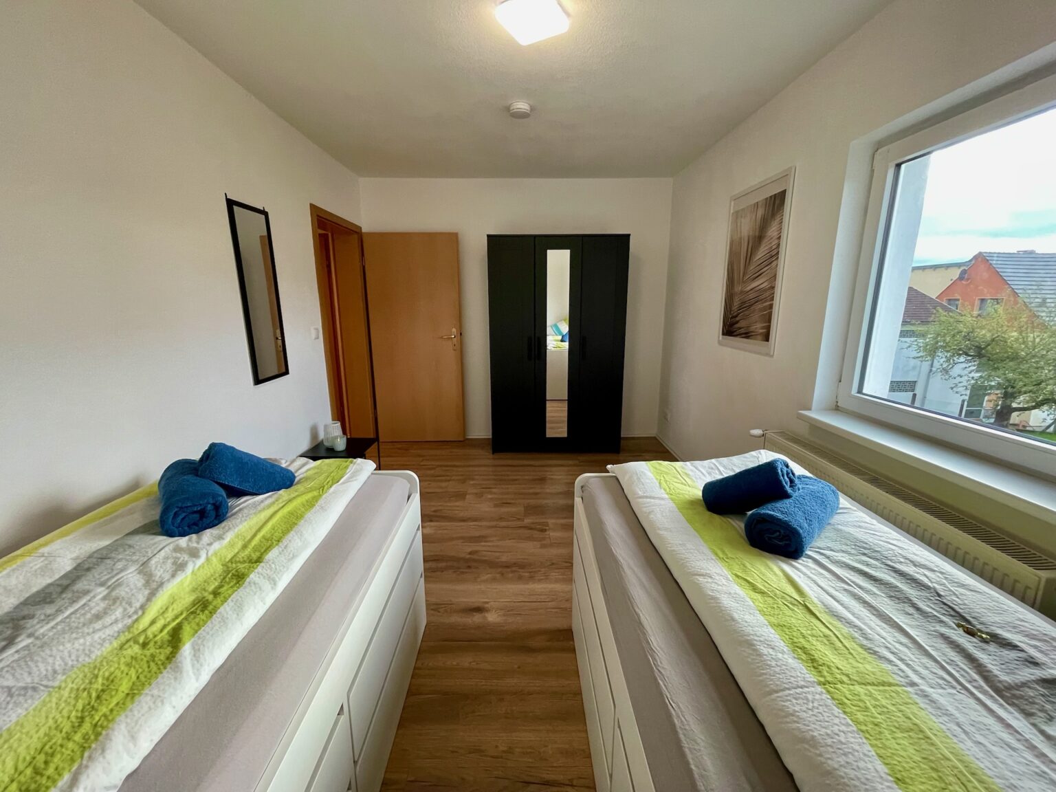 Schlafzimmer 1